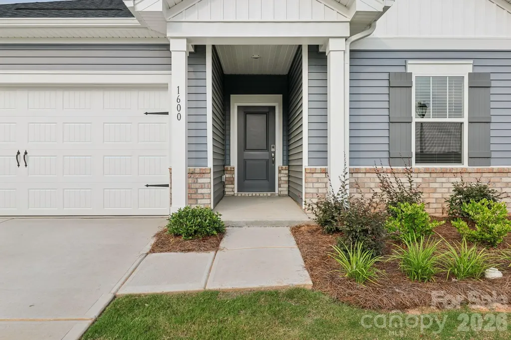2457 Chartwell Street Stanley NC 28164
