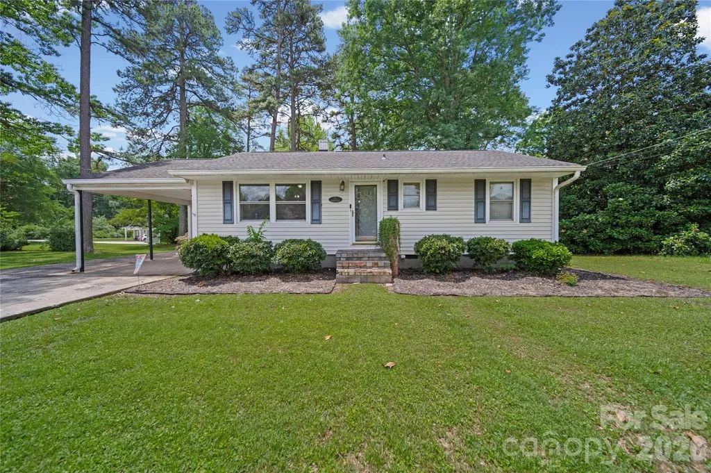 600 Mcadenville Road Lowell NC 28098
