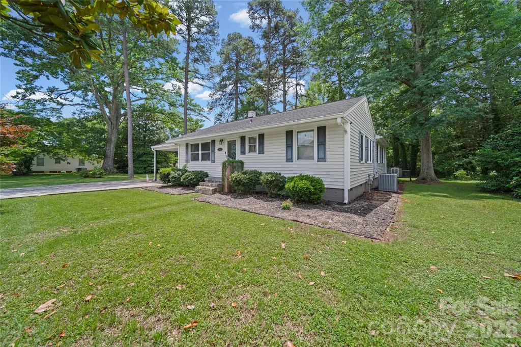 600 Mcadenville Road Lowell NC 28098