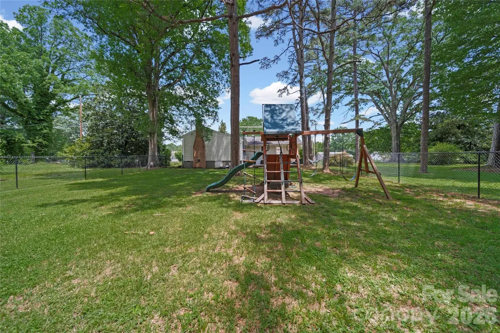 600 Mcadenville Road Lowell NC 28098