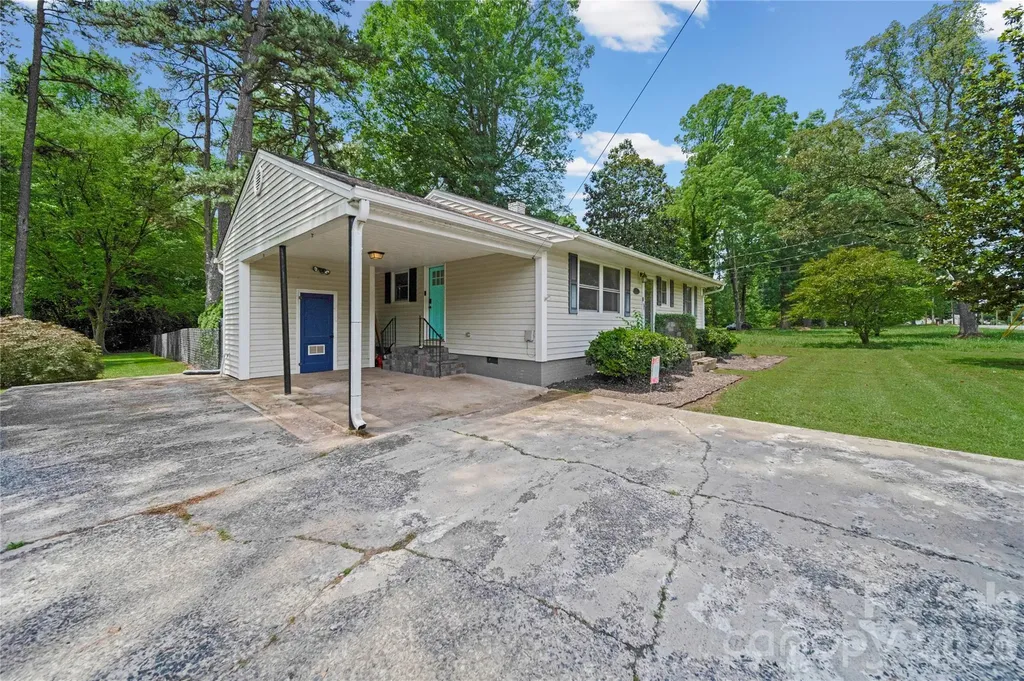 600 Mcadenville Road Lowell NC 28098