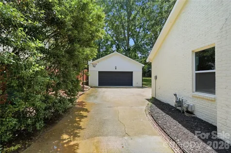 5910 Grosner Place Charlotte NC 28211