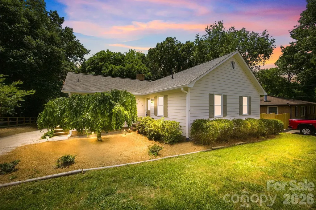6727 Glenmoor Drive Charlotte NC 28214