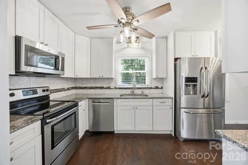6727 Glenmoor Drive Charlotte NC 28214