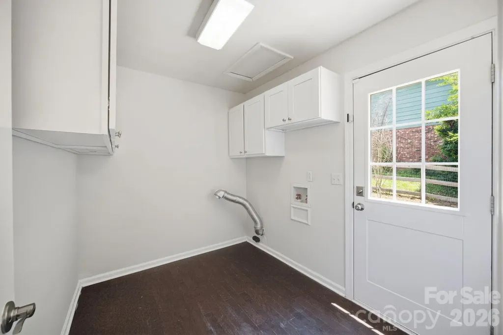 6727 Glenmoor Drive Charlotte NC 28214