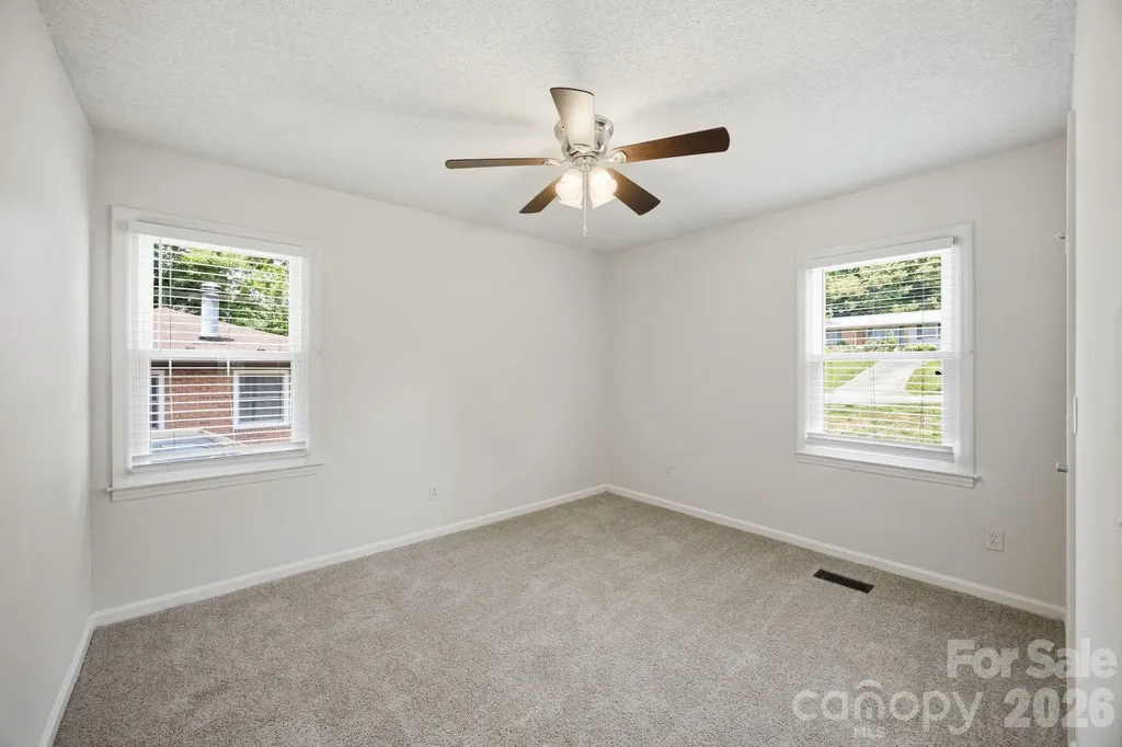 6727 Glenmoor Drive Charlotte NC 28214