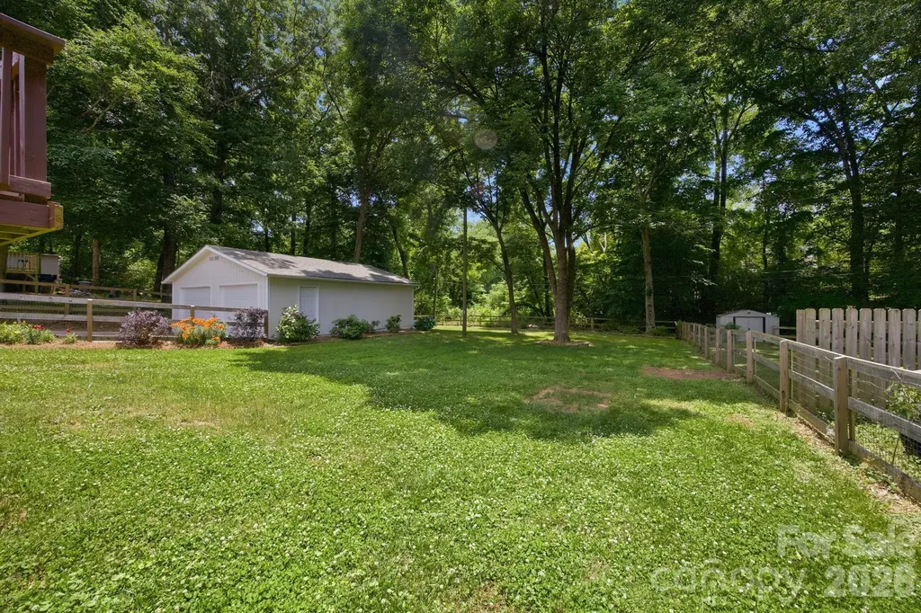6727 Glenmoor Drive Charlotte NC 28214