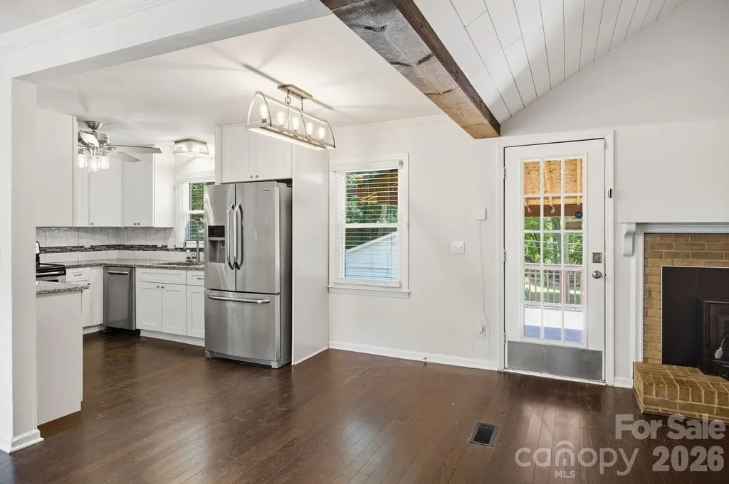 6727 Glenmoor Drive Charlotte NC 28214