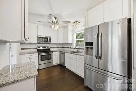 6727 Glenmoor Drive Charlotte NC 28214