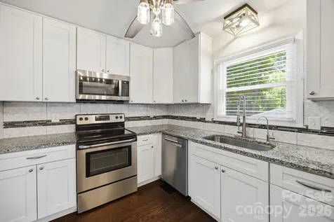 6727 Glenmoor Drive Charlotte NC 28214
