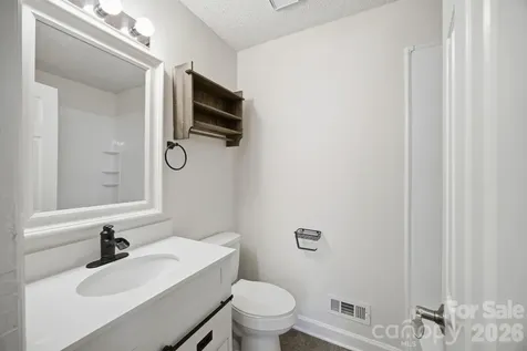 6727 Glenmoor Drive Charlotte NC 28214
