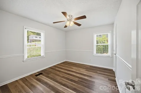 6727 Glenmoor Drive Charlotte NC 28214