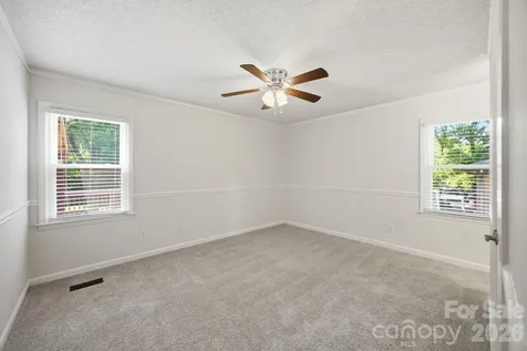 6727 Glenmoor Drive Charlotte NC 28214