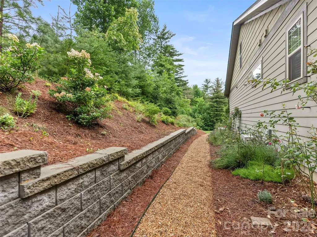 151 Monarch Road Hendersonville NC 28739