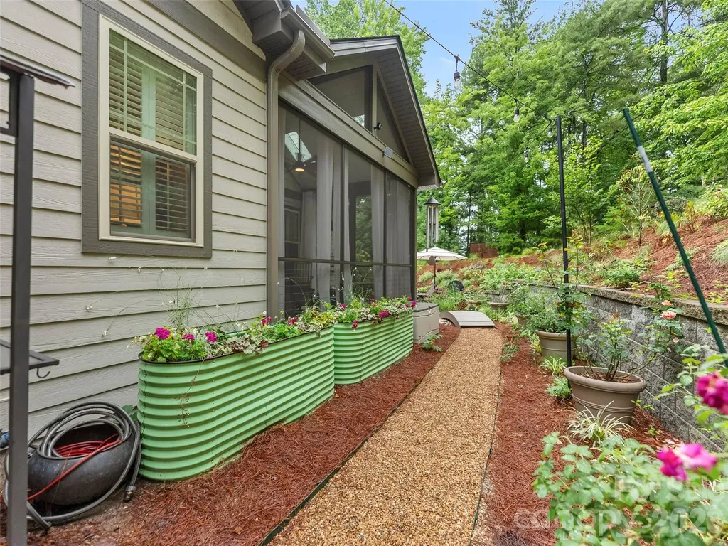 151 Monarch Road Hendersonville NC 28739