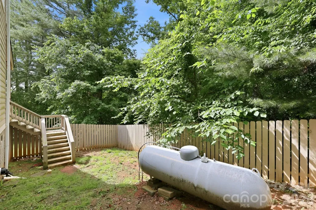 65 Buckle Ridge Weaverville NC 28787