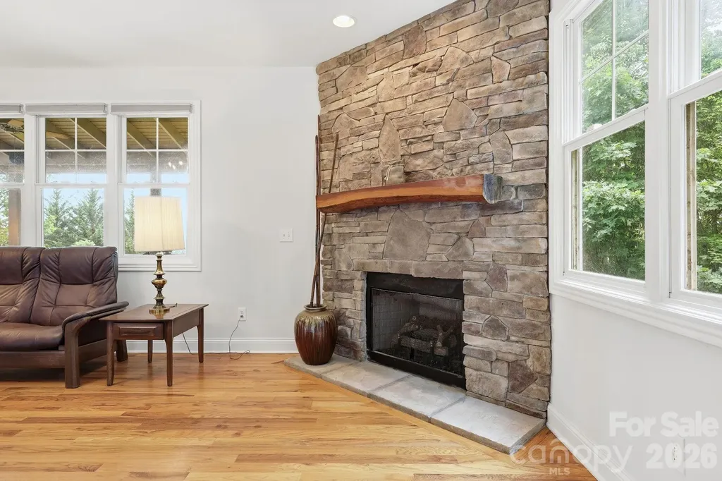 65 Buckle Ridge Weaverville NC 28787