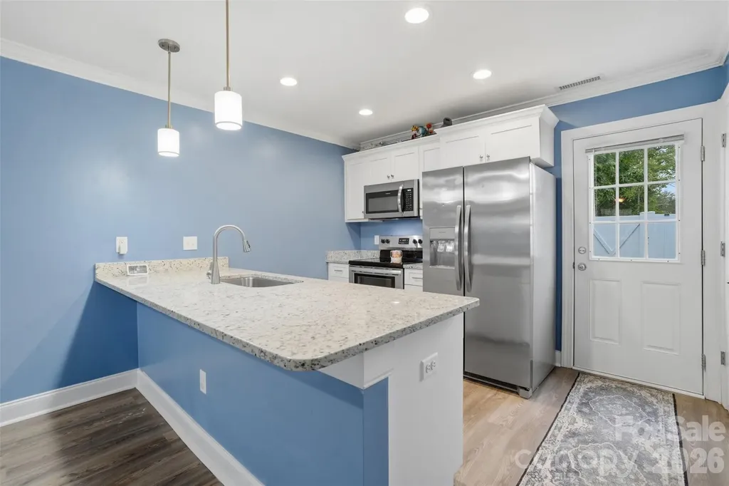 1629 Oak Leaf Drive Hickory NC 28601