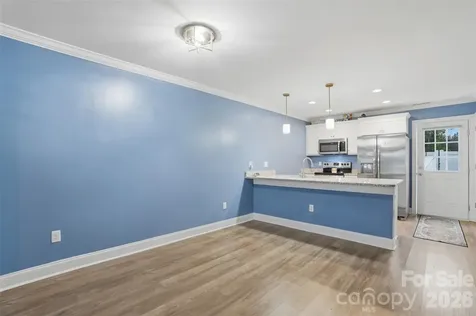 1629 Oak Leaf Drive Hickory NC 28601