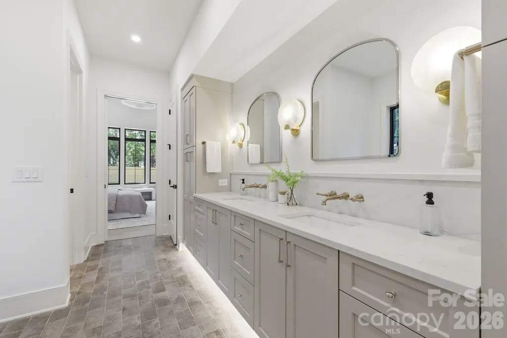 3028 Eastham Lane Charlotte NC 28209