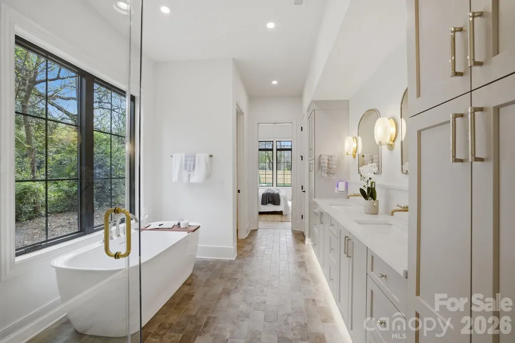 3028 Eastham Lane Charlotte NC 28209