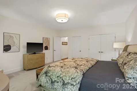 20 Fernridge Court Flat Rock NC 28731