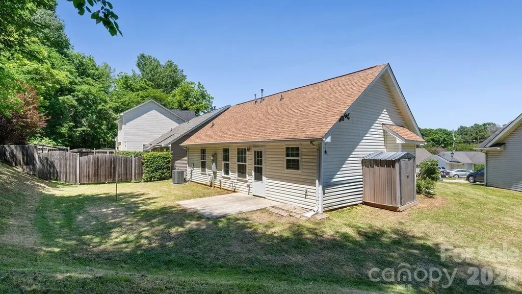 613 Hoskins Ridge Lane Charlotte NC 28216