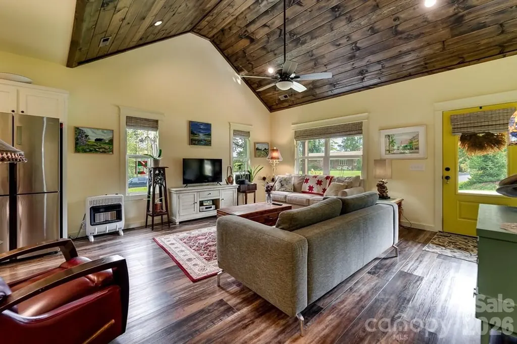 190 Fort Hembree Road Hayesville NC 28904