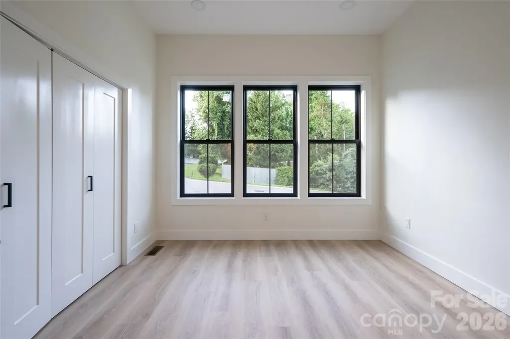 6 Dailey Drive Asheville NC 28801