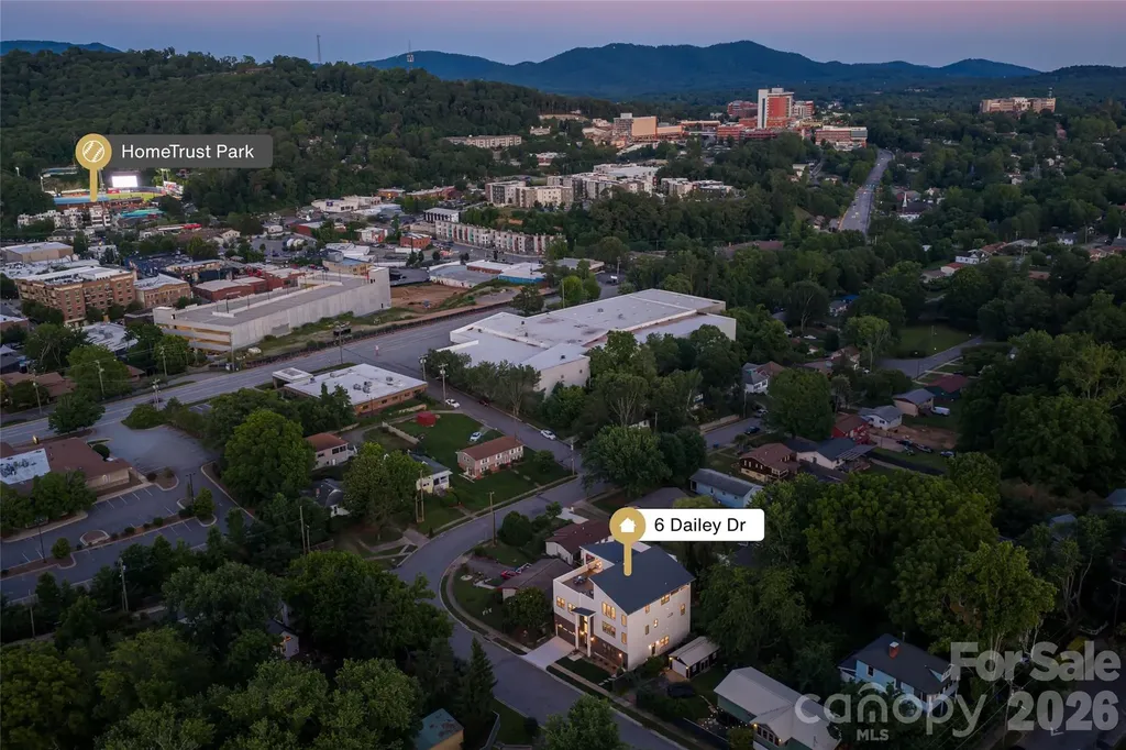 6 Dailey Drive Asheville NC 28801