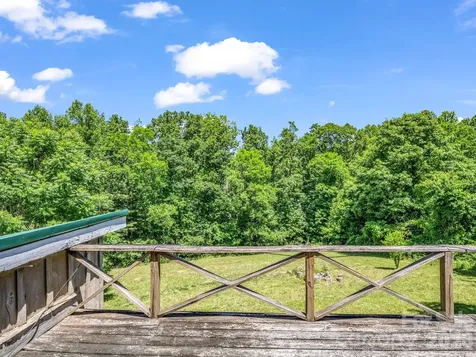 255 & 257 Crescent Street Saluda NC 28773