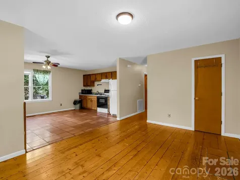 255 & 257 Crescent Street Saluda NC 28773