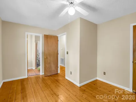 255 & 257 Crescent Street Saluda NC 28773