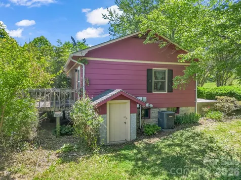255 & 257 Crescent Street Saluda NC 28773