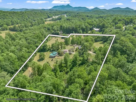 255 & 257 Crescent Street Saluda NC 28773