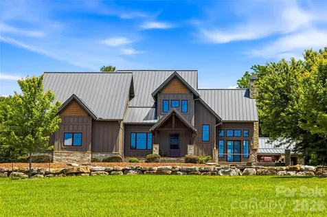 4862 Pinnacle Mountain Road Zirconia NC 28790