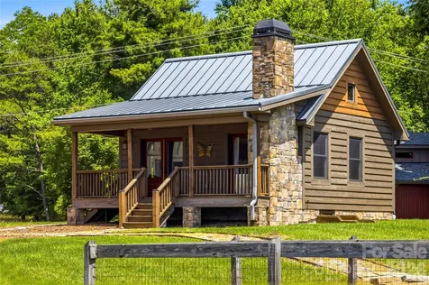 4862 Pinnacle Mountain Road Zirconia NC 28790
