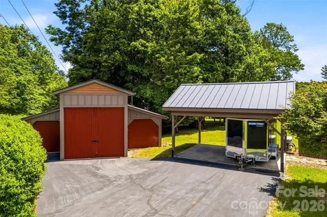 4862 Pinnacle Mountain Road Zirconia NC 28790