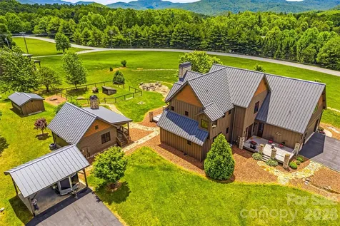 4862 Pinnacle Mountain Road Zirconia NC 28790