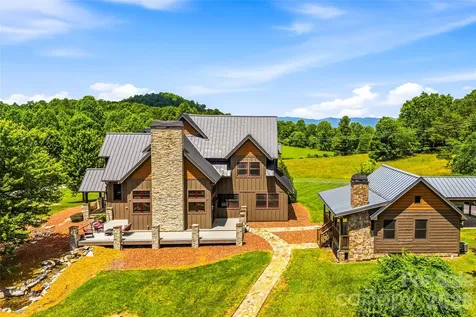 4862 Pinnacle Mountain Road Zirconia NC 28790