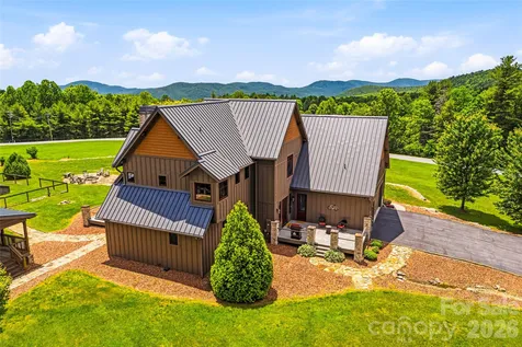 4862 Pinnacle Mountain Road Zirconia NC 28790