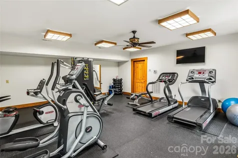 4862 Pinnacle Mountain Road Zirconia NC 28790