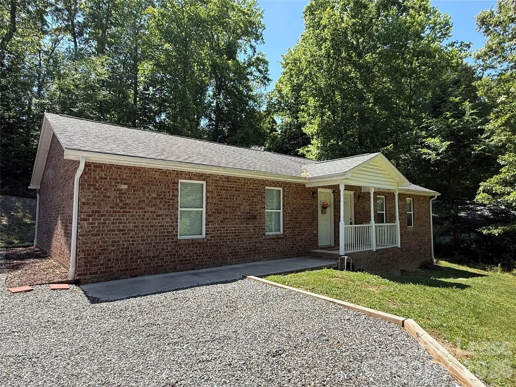 919 N Flint Street Lincolnton NC 28092