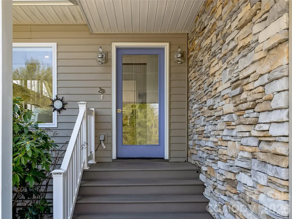 150 Hobby Horse Lane Hendersonville NC 28792