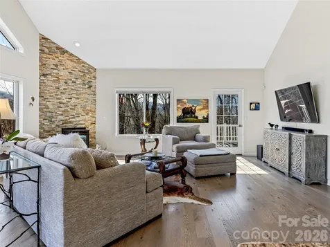 150 Hobby Horse Lane Hendersonville NC 28792