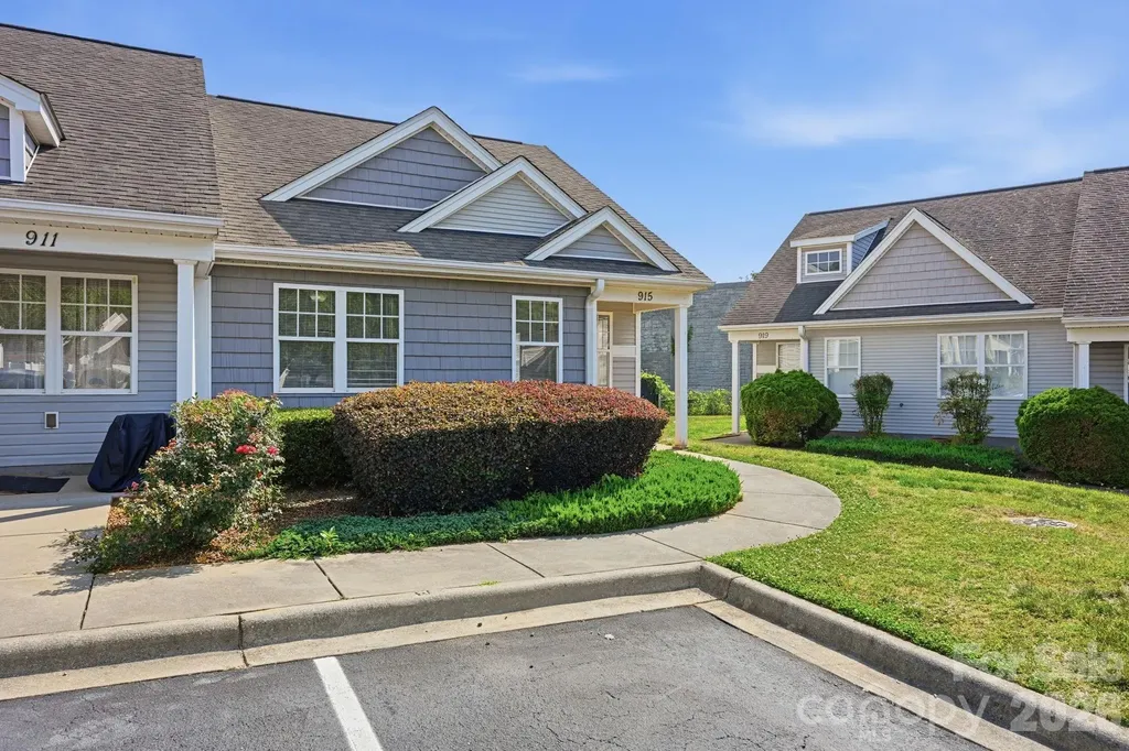 915 Barracuda Avenue Statesville NC 28677