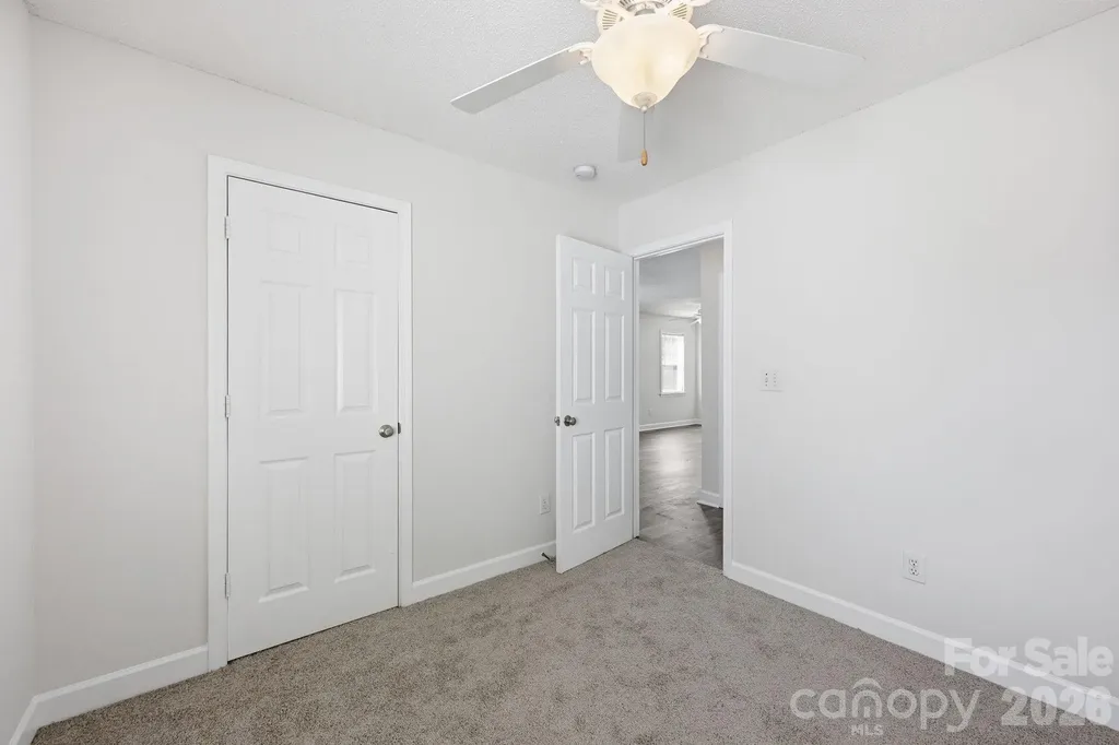 915 Barracuda Avenue Statesville NC 28677