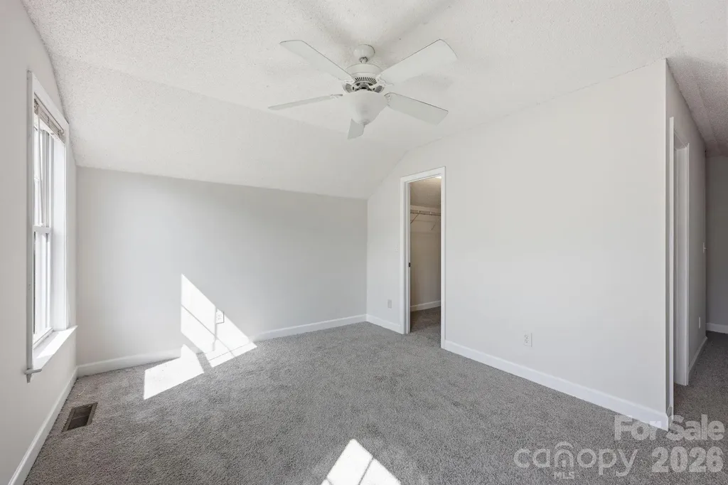 915 Barracuda Avenue Statesville NC 28677