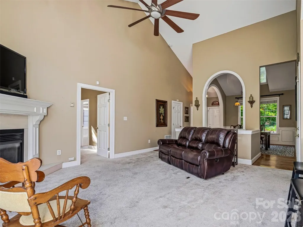 117 Hibiscus Lane Asheville NC 28803