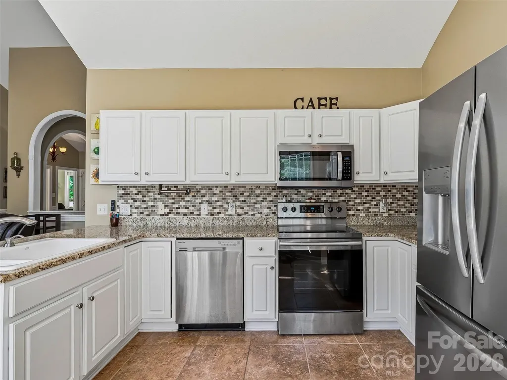 117 Hibiscus Lane Asheville NC 28803